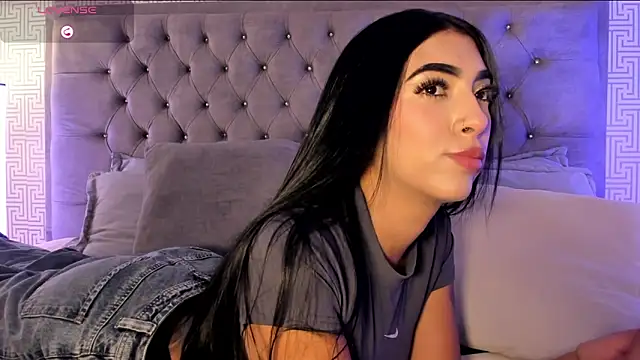 AriRobert_'s cam snapshot