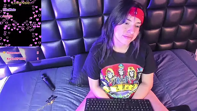 Violetta_Swett_'s cam snapshot