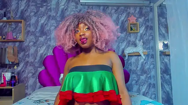 EMMAPARISS's cam snapshot