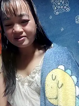 Noelle-e live sex cam