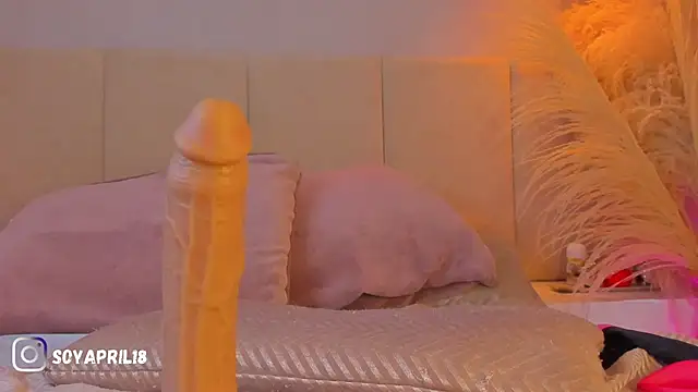 aprilebony_'s cam snapshot