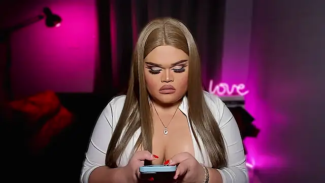 BelindaLove live sex cam