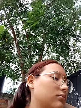 young_dairy01's cam snapshot