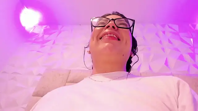 PauletteJ's cam snapshot