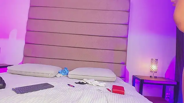 sally_rosses's cam snapshot