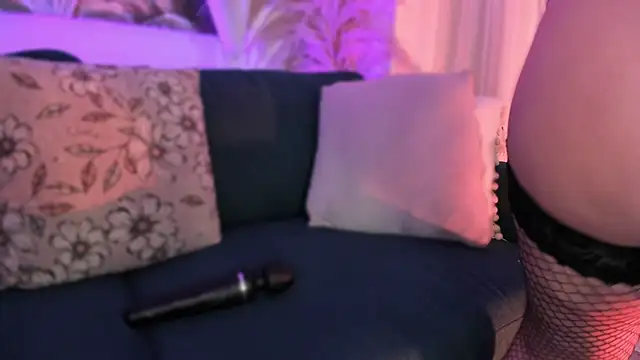 Nicolle_W's cam snapshot