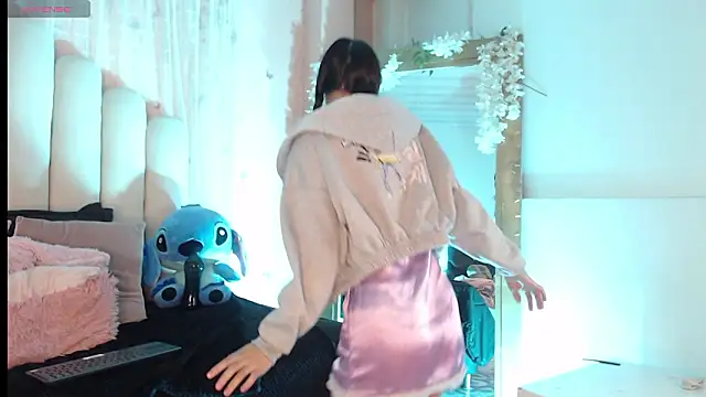 SweetRenata_'s cam snapshot