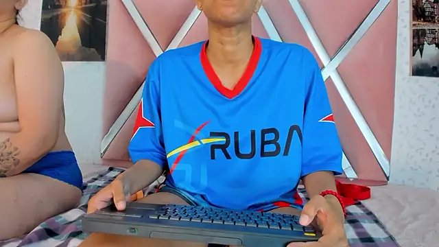 natasha_and_zoe's cam snapshot