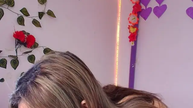 Carol_Miss2's cam snapshot