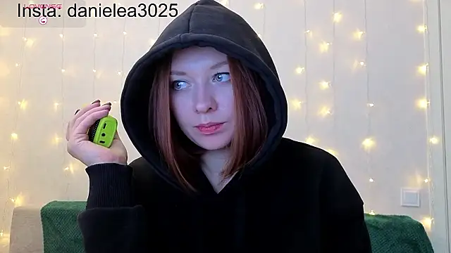 Sladkaya_2025's cam snapshot