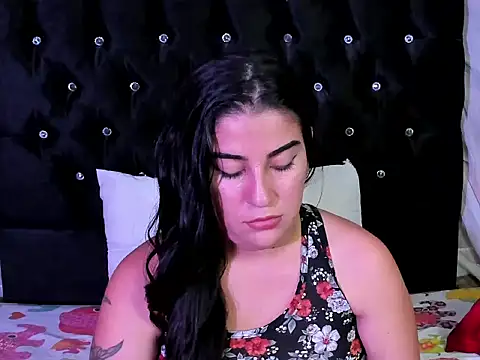 Kenia_walkerr's cam snapshot