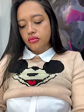 -Mia1's cam snapshot