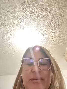 AlexxiaaMat's cam snapshot