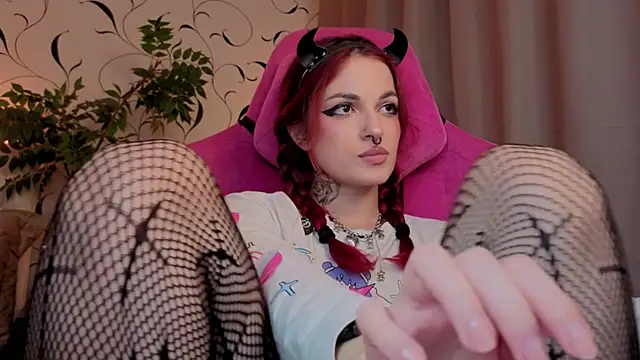 BratzieDarsie's cam snapshot