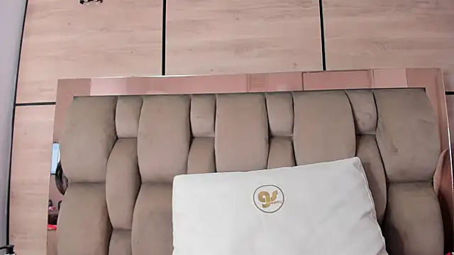 karol_lewiss's cam snapshot