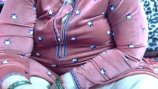 Kavya_XX live sex cam