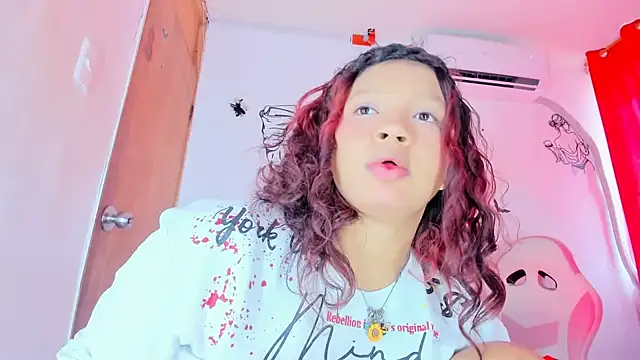 Emily_Coper18's cam snapshot