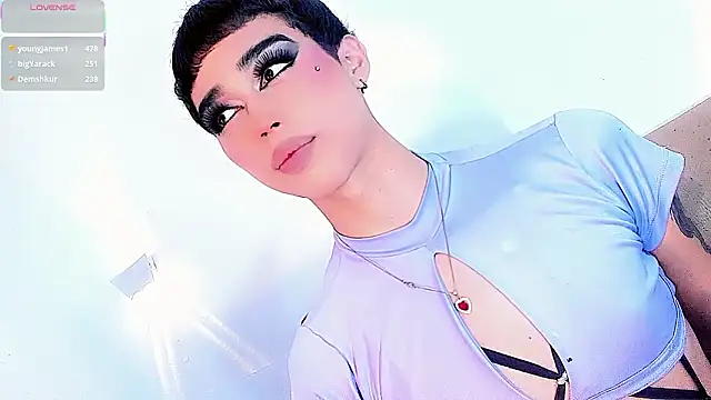 Miss-Saraii live sex cam