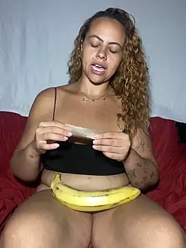 Chloe_Leaozinho's cam snapshot