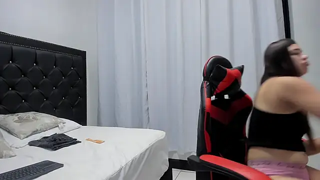 EmmaSnnow's cam snapshot