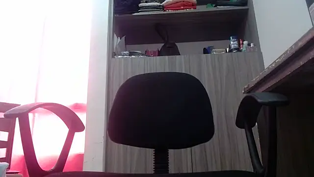 nicolle_milf1978's cam snapshot