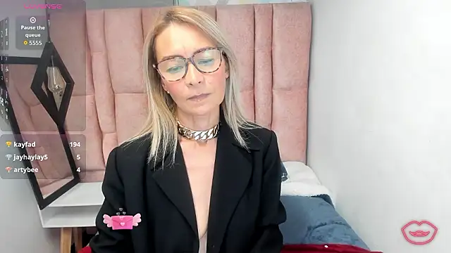 Issa_Milf__'s cam snapshot