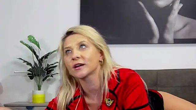 KaylinJan's cam snapshot