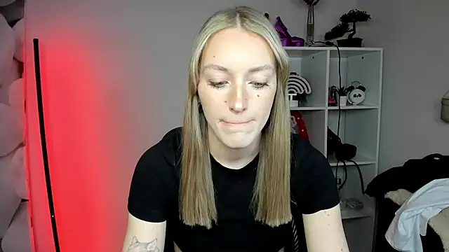 EvelynBlond's cam snapshot