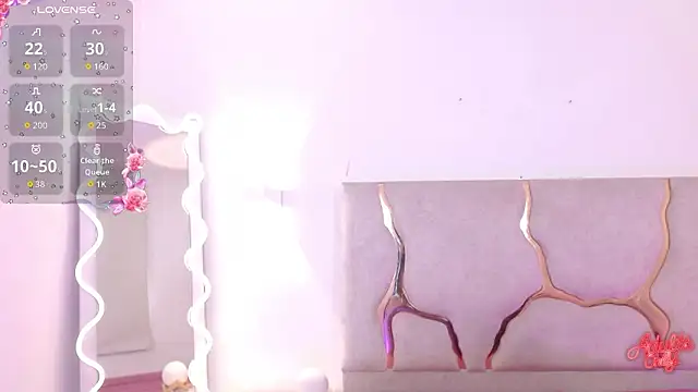 TINY_TAY's cam snapshot