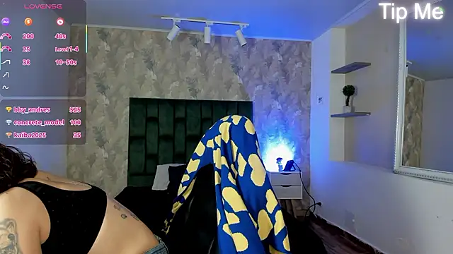 april_dumont's cam snapshot