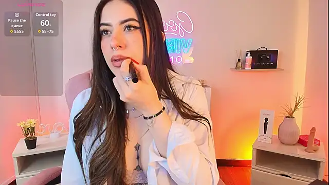 Alice_Vixen's cam snapshot