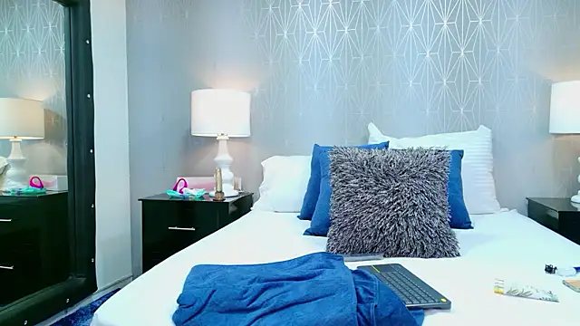 ZoeWilliis's cam snapshot