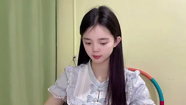 Nicole-13 live sex cam