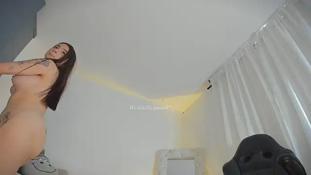 Ally_Snow's cam snapshot