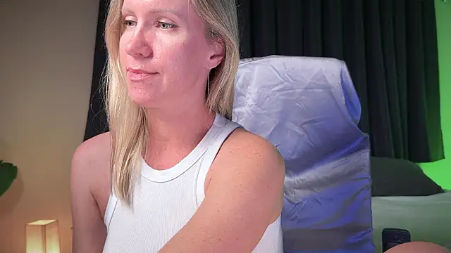 KatnessHot live sex cam