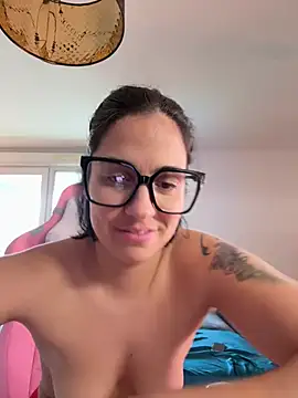 LaPetiteKim's cam snapshot