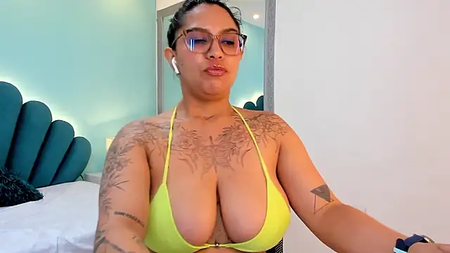 sharlott18 live sex cam