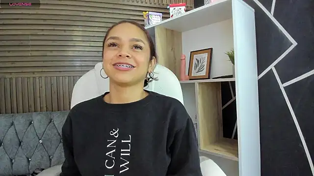 CarolineFyre's cam snapshot