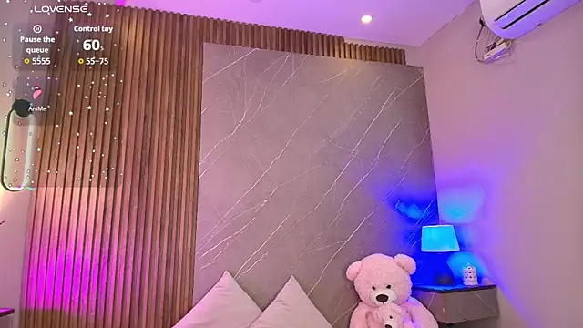 ariana_jhonson1's cam snapshot