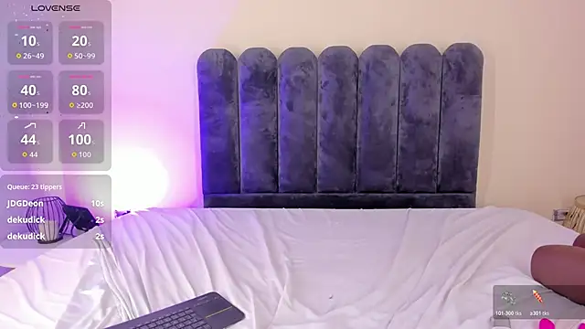 Tina_curly's cam snapshot