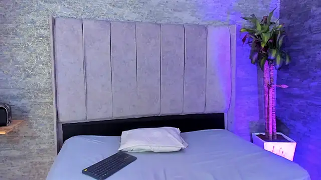 IsabellaRossi_'s cam snapshot