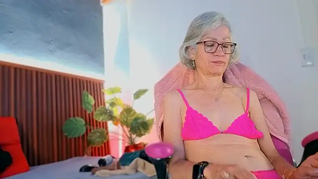 miss_monserrate01's cam snapshot