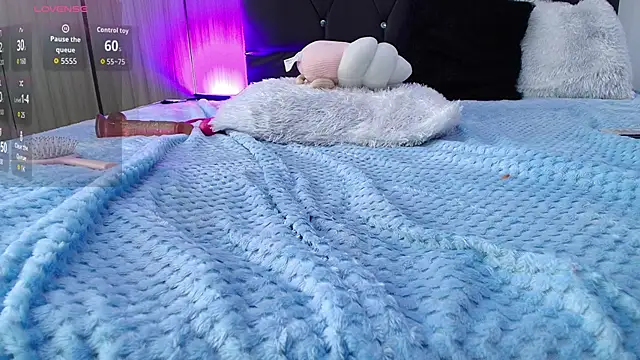 Ruby_Whispers's cam snapshot