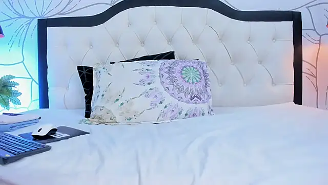 margot_smith_'s cam snapshot