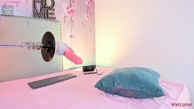 Anthonela_art's cam snapshot