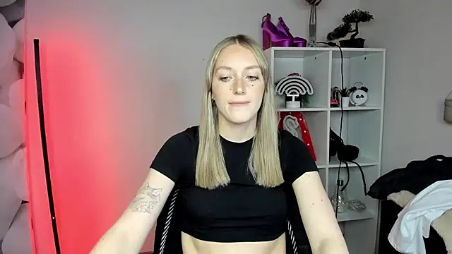 EvelynBlond's cam snapshot