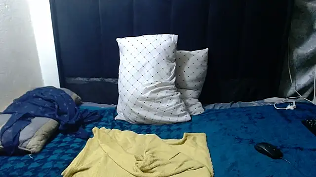 Peachesx25's cam snapshot