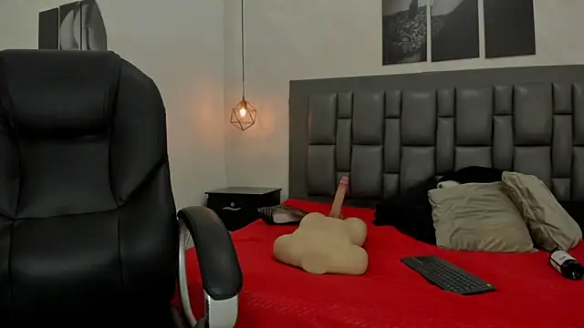 dakota_roussee's cam snapshot