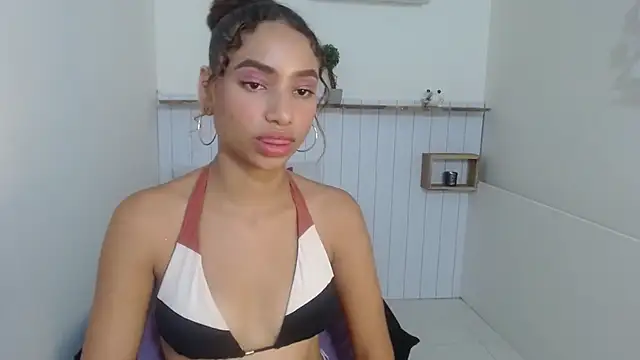 Mona_Mistic's cam snapshot