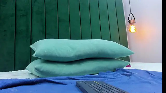 Ema-Horny's cam snapshot